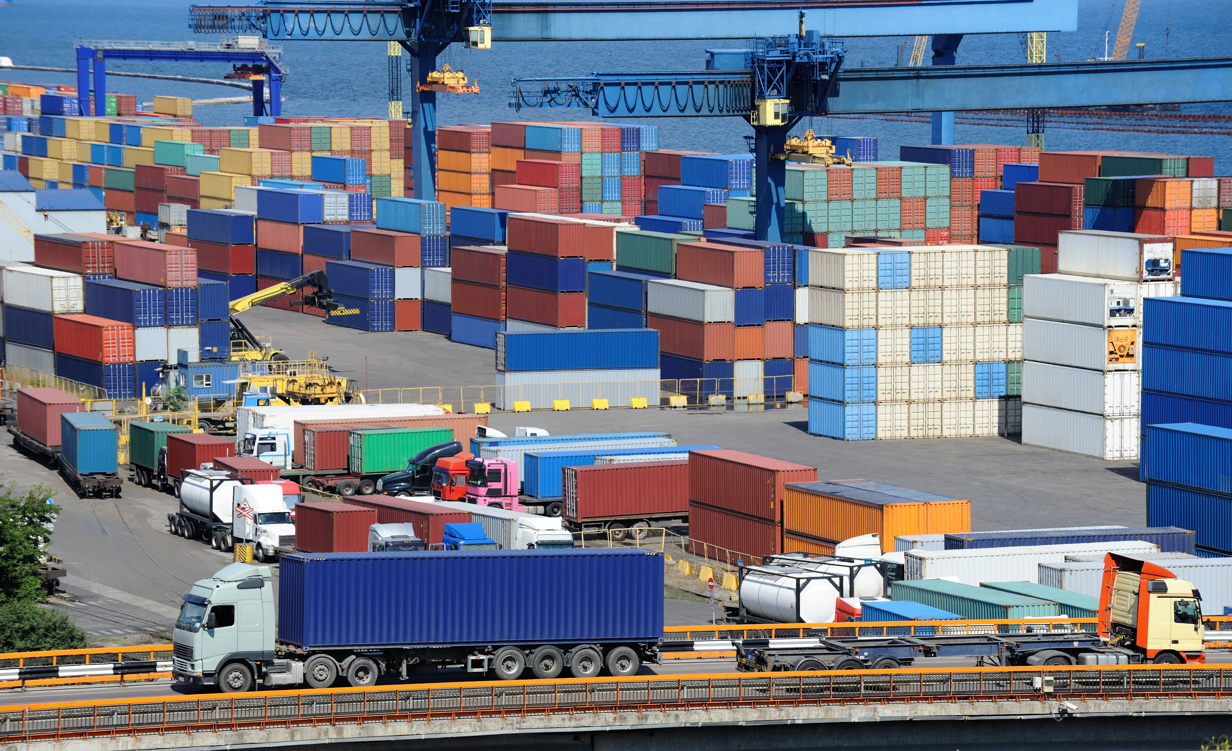 truck transport container to a warehouse near the sea